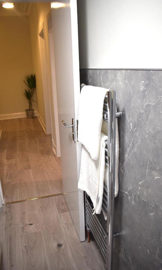 Kelpies Serviced Apartments- Victoria Фалькирк Экстерьер фото