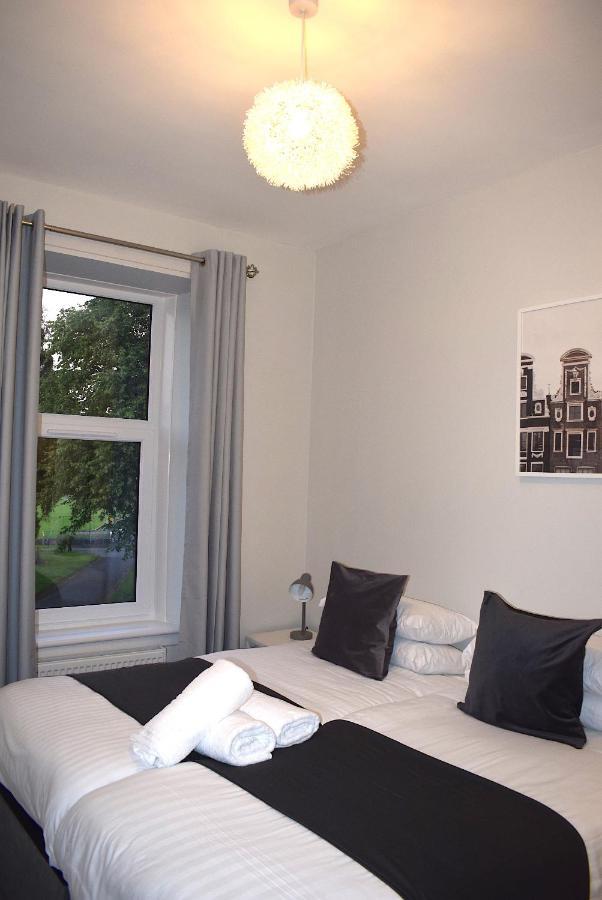 Kelpies Serviced Apartments- Victoria Фалькирк Экстерьер фото