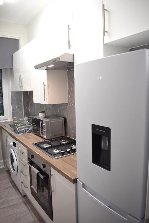 Kelpies Serviced Apartments- Victoria Фалькирк Экстерьер фото